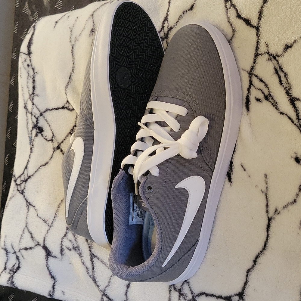 New Nike sb solarsoft wmns 11 new no box